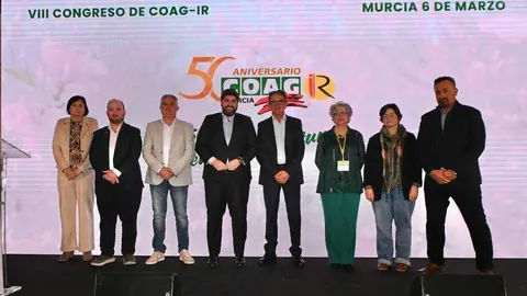 Imagen de familia en el VIII Congreso Ordinario de COAG-IR Regi&oacute;n de Murcia. (CARM)