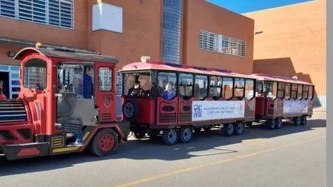 Los escolares descubren el comercio de proximidad en una iniciativa conjunta del ayuntamiento de Cartagena y el Centro Comercial Abierto. (Ayuntamiento de Cartagena)