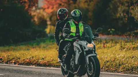 iAccesorios de moto: c&oacute;mo elegirlos sin renunciar a la seguridad ni al confort - Imagen <a target="_blank" href="https://unsplash.com/es">Unsplash</a>