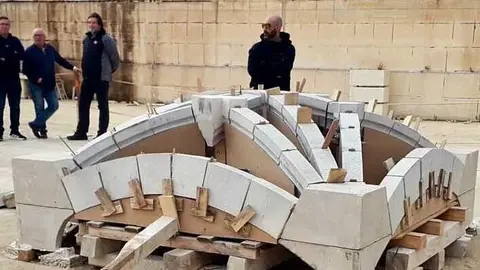 B&oacute;veda g&oacute;tica previa a su instalaci&oacute;n en Caravaca de la Cruz, dise&ntilde;ada por Enrique Rabasa. (Frecom)