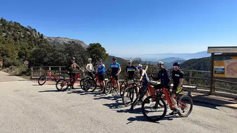 Los turoperadores n&oacute;rdicos durante una de las rutas ciclotur&iacute;sticas. (CARM)