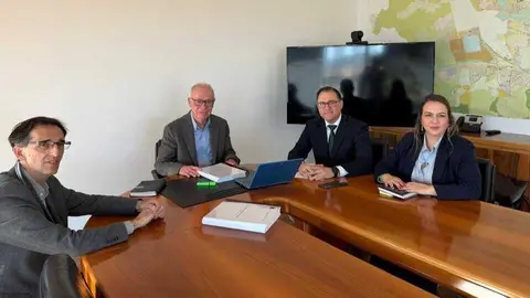 Un momento de la reuni&oacute;n entre Frecom y el ayuntamiento de Murcia. (Frecom)