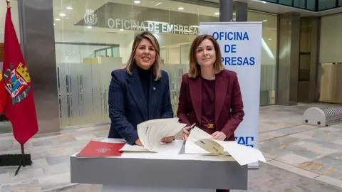 El ayuntamiento de Cartagena y los constructores firman un acuerdo para agilizar tr&aacute;mites urban&iacute;sticos y facilitar el acceso a la vivienda. (Ayuntamiento de Cartagena)