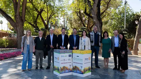 Murcia refuerza la limpieza en las Fiestas de Primavera con 350 papeleras de reciclaje en barracas y zonas clave