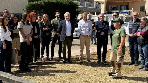 Visita de la directora del SEF, Pilar Valero, al nuevo Jard&iacute;n del Mar de Albor&aacute;n, en Mazarr&oacute;n. (CARM)