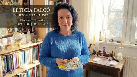 Tarot VISA y tarot fiable 24 horas con Leticia Falco: la vidente sin gabinete que m&aacute;s recomiendan en Espa&ntilde;a (960 991 089)