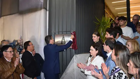 Patricio Pujante, durante el descubrimiento de la placa conmemorativa