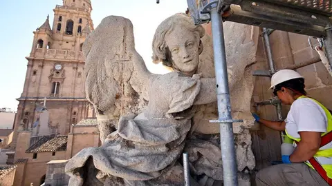 Trabajos de restauraci&oacute;n en la Catedral de Murcia. (Hozono Global)