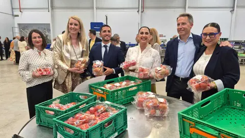 Un momento de la inauguraci&oacute;n de la nueva planta de la empresa Looije en Lorca. (CARM)