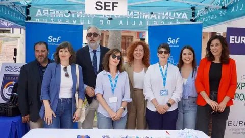 Estand del SEF durante la Feria de Empleo de Santomera. (CARM)