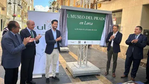 Imagen durante la inauguraci&oacute;n de la exposici&oacute;n. (Iberdrola)