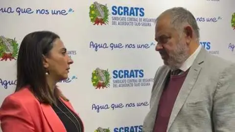 La consejera de Agricultura, Sara Rubira, y el presidente del SCRATS Lucas Jim&eacute;nez Vidal. (Archivo)
