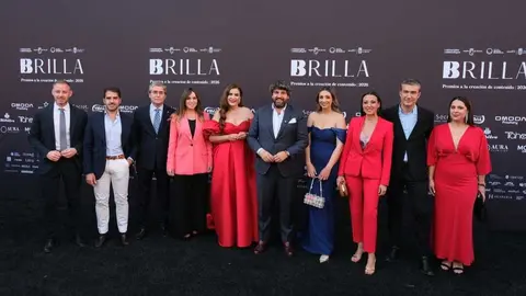 Imagen de familia en los Premios Brilla. (Agencia Weekend)
