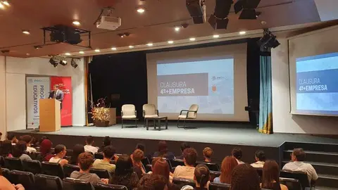 Imagen durante el acto de clausura. (CARM)
