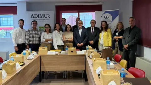 Imagen de familia en el Consejo de Liderazgo Directivo Adimur en Recursos Humanos. (Adimur)