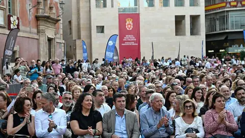 Gran cantidad de p&uacute;blico asistente.