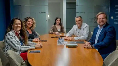 Imagen de la reuni&oacute;n. (Hostecar)
