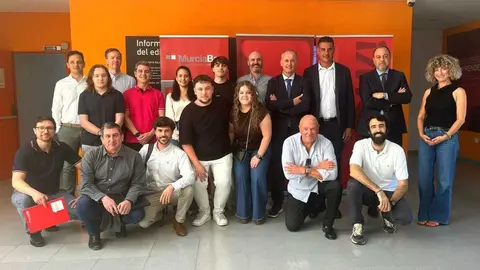 Grupo de participantes y ponentes en el Bootcamp celebrado en el CEEIM. (CEEIM)