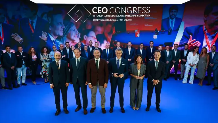 Foto familia presentaci&oacute;n CEO Congress