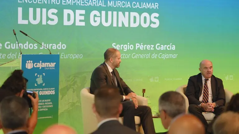 Sergio P&eacute;rez y Luis De Guindos, en el Encuentro Empresarial Murcia Cajamar