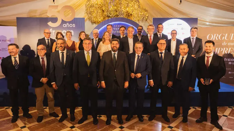 Premios FRECOM 50 a&ntilde;os-PREMIADOS Y AUTORIDADES  (1)