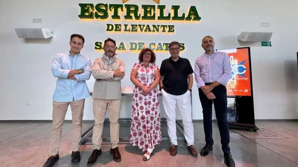 Fotograf&iacute;a con los responsables de las compa&ntilde;&iacute;as participantes. (DKZ Studio)