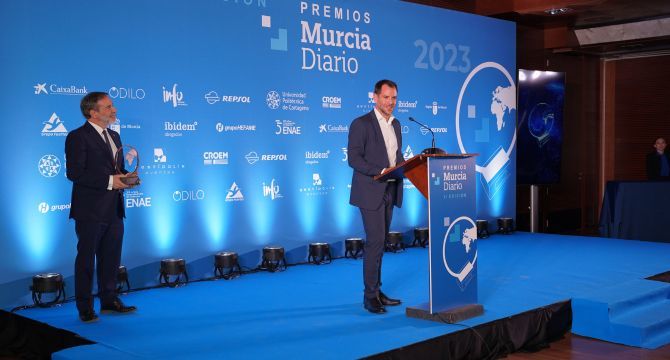 El CEO de Planificación Quirúrgica PQX, Conrado Baños, tras recibir el premio.
