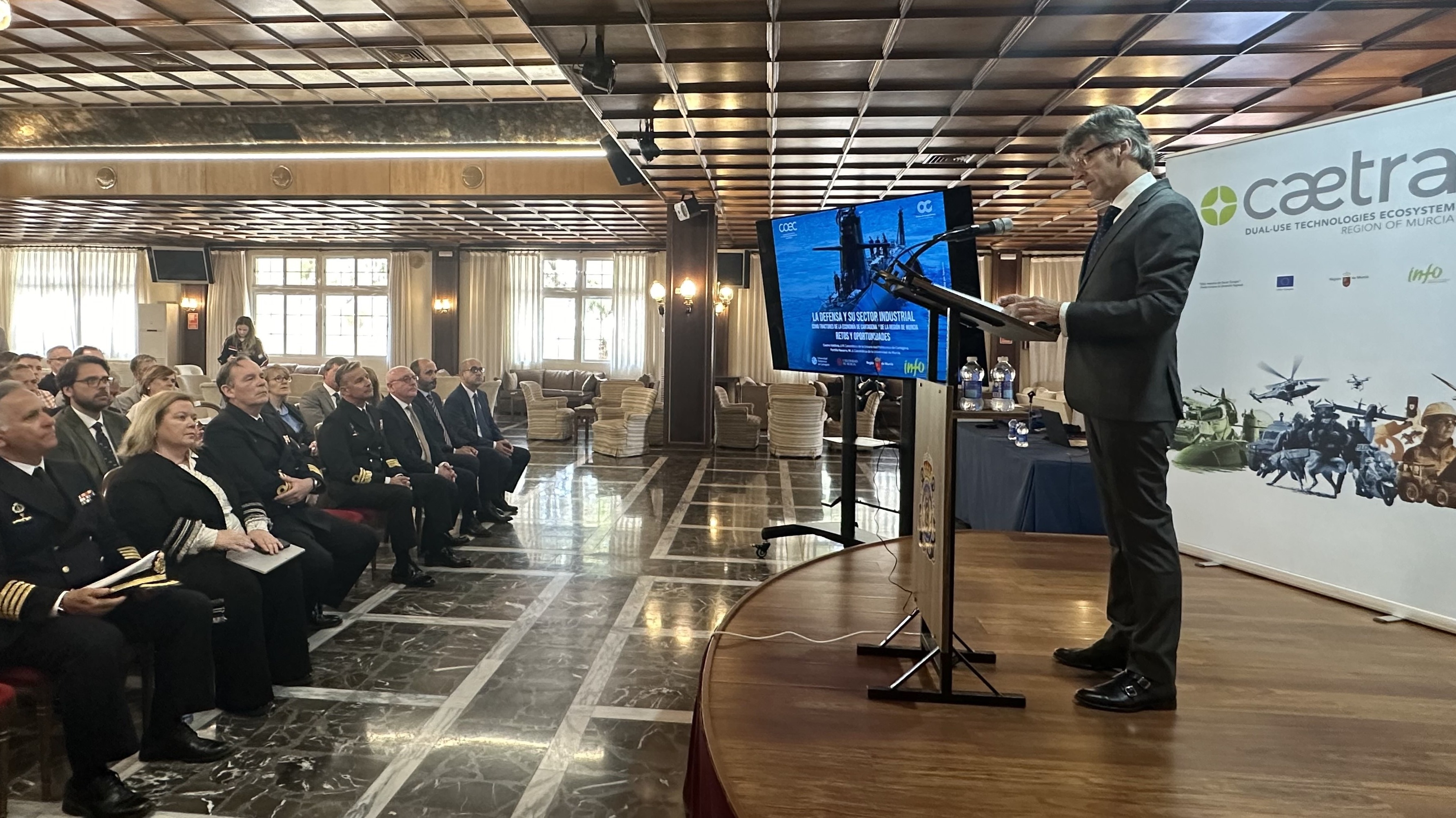 El consejero de Economía y Empresa, Luis Alberto Marín, interviene en el jornada Caetra.