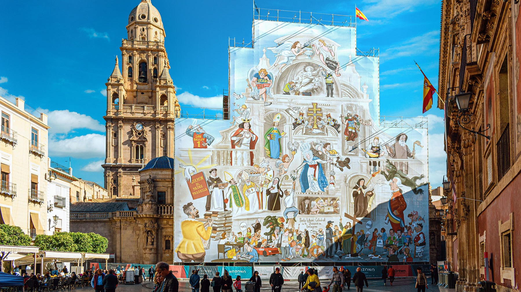 Imagen de la lona en la fachada de la Catedral de Murcia.