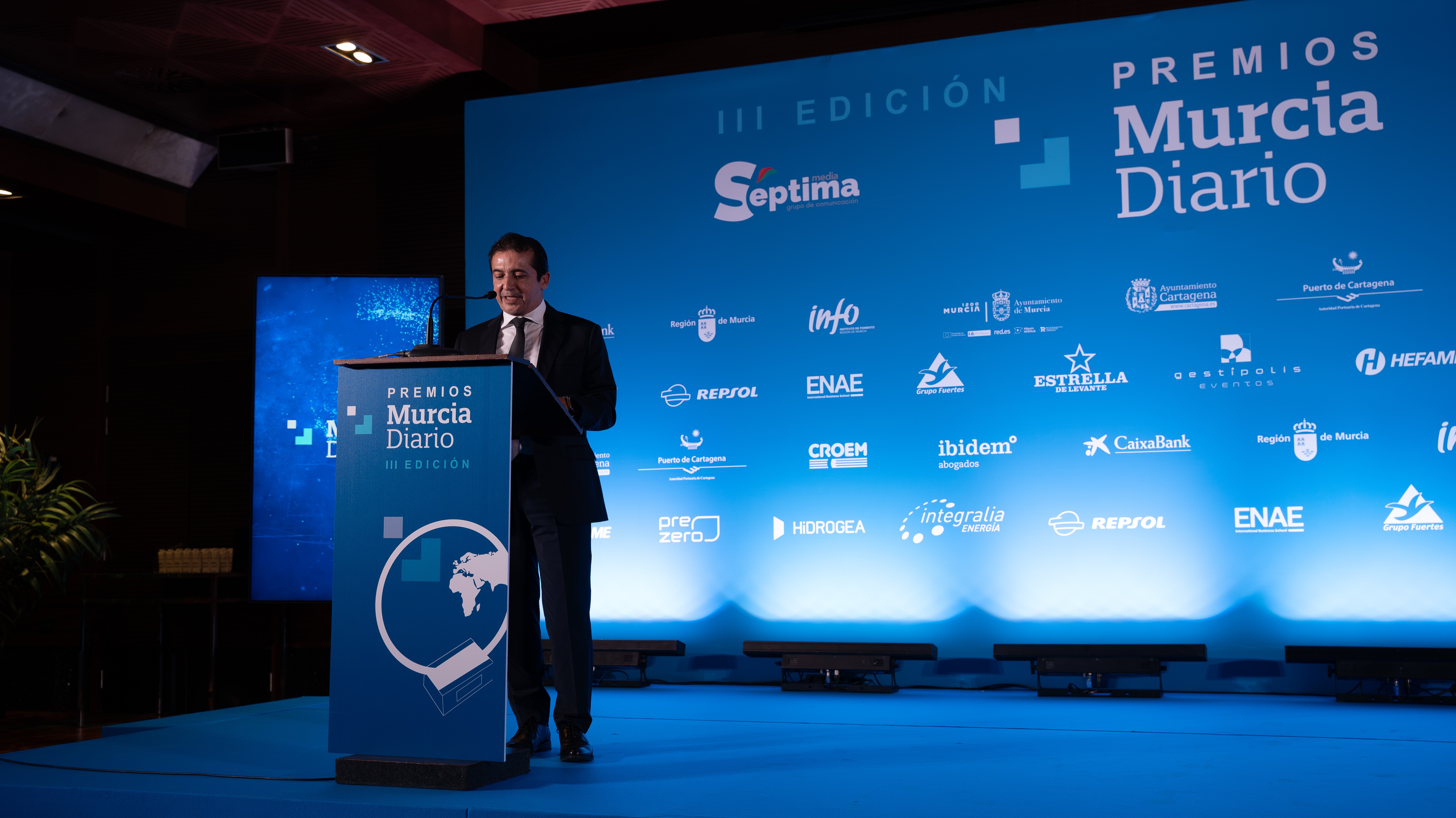 El CEO de Puertas Padilla, Ginés Padilla, durante su intervención tras recibir el galardón.