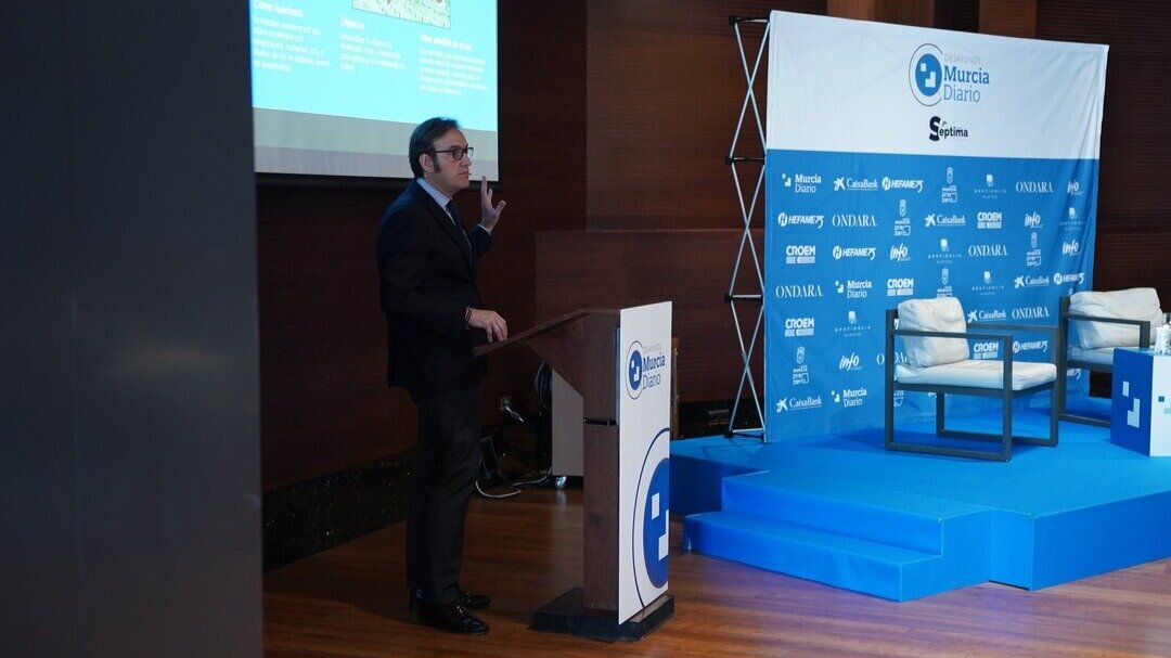 Intervención de José Antonio Vázquez, CEO de Onivia, en el Desayuno de Murcia Diario. (Raúl Alcántara)