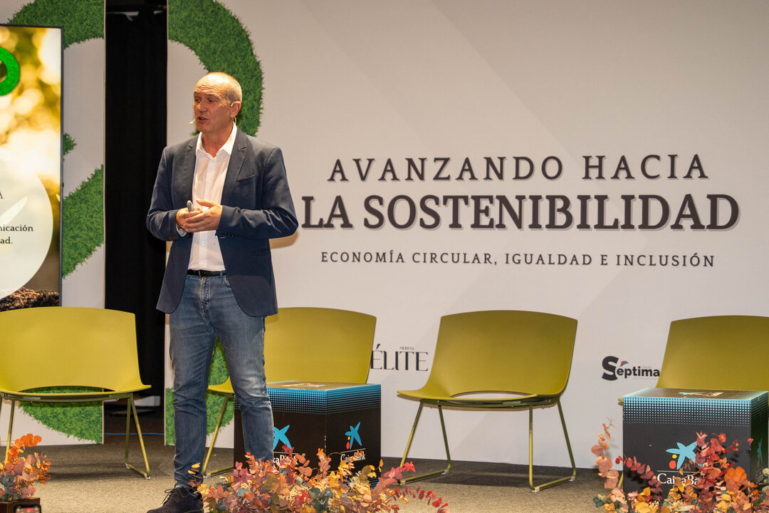 Longinos Marín durante su ponencia. (Raúl Alcántara)
