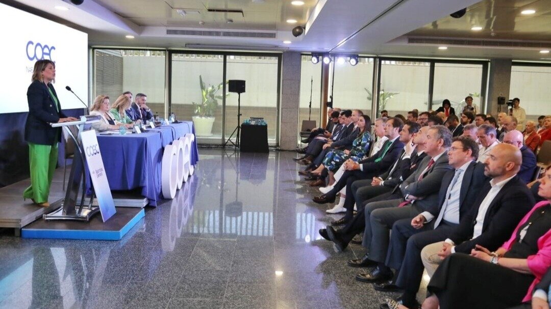 Intervención de Noelia Arroyo en la Asamblea General de COEC. (Ayuntamiento de Cartagena)