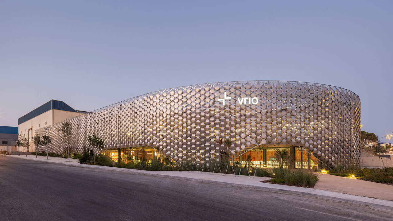 Edificio 'Biotopia Industrial. Oficinas para una Nueva Ecología Urbana' proyectado por el estudio Santa-Cruz Arquitectura. (David Frutos)