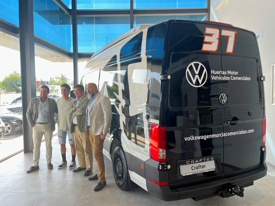 Huertas Motor Volkswagen Vehículos Comerciales se convierte en Socio de Movilidad de Pedro Acosta, estrella murciana de MotoGP- (G.Huertas)