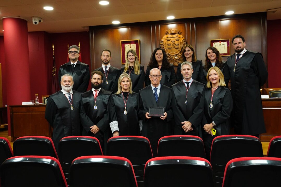 Homenaje a José Luis Pérez Más. (Fidedigno)