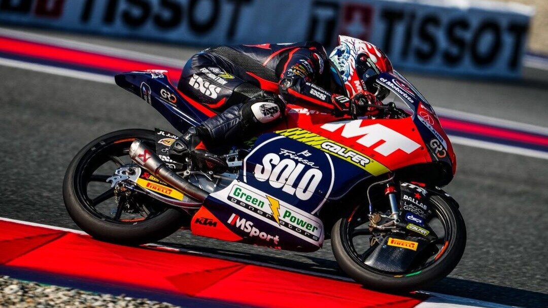 Un piloto del MSi Racing Team con el logo de MT Helmets en su moto. (MT Helmets)