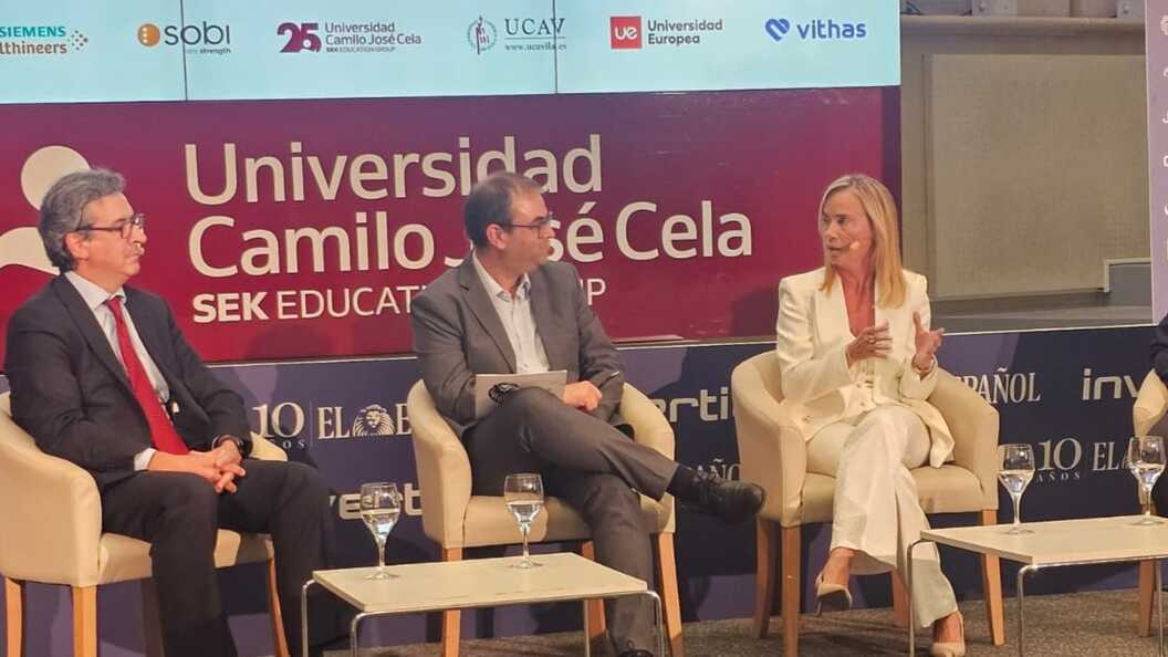 La directora de Marketing y Marca Propia de Hefame, Isabel Santos, en la mesa redonda. (Hefame)