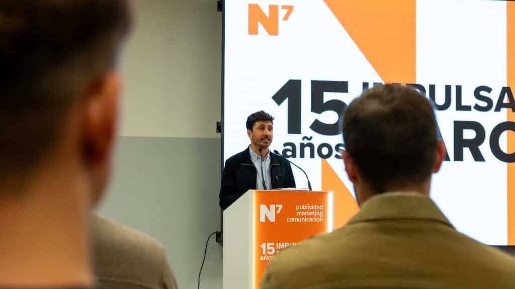 Nacho Tomás, director general y fundador de N7, durante el aniversario de la agencia. (N7)