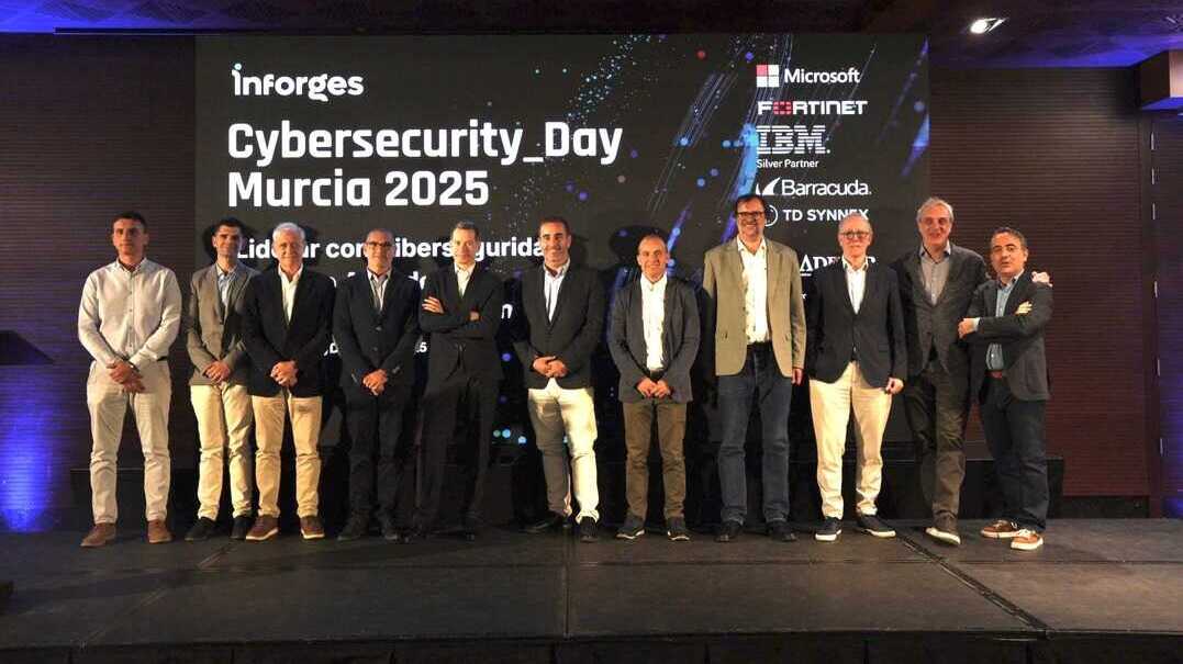 Imagen de familia en el Cybersecurity Day de Inforges. (Inforges)