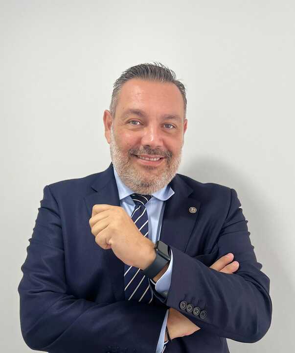 Francisco Fuentes. Escuela de Economía