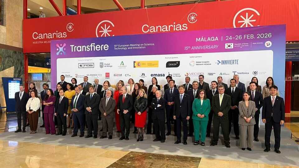 Foto de familia en la inauguración de la XV edición de Transfiere 2026. (CARM)