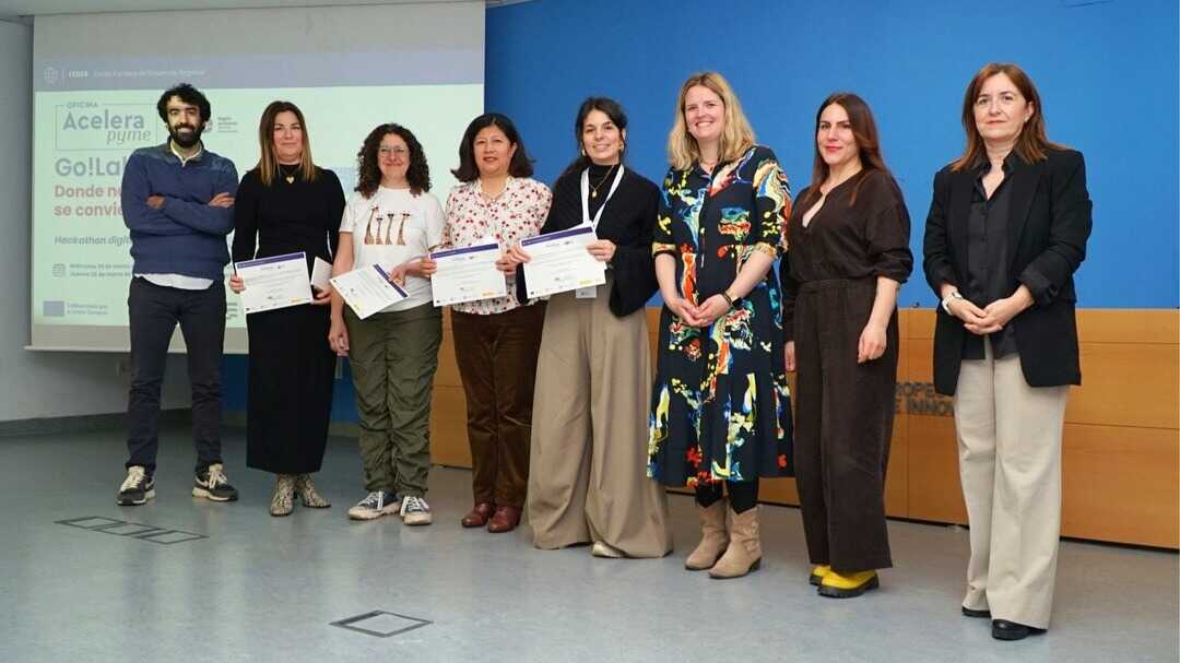 Imagen de familia durante el GO!LAB. (AJE Región de Murcia)