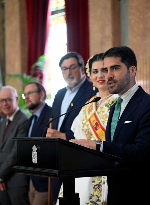Momento del acto de recepción Reinas de la Huerta 