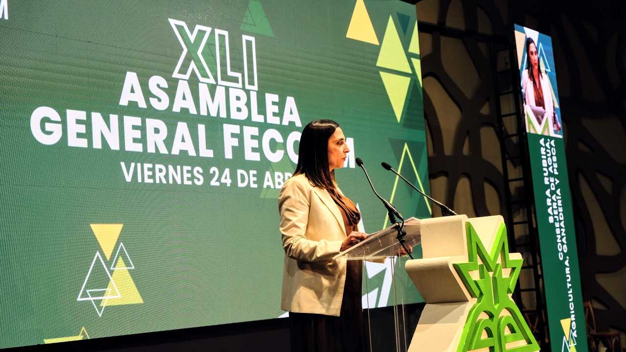 Intervención de la consejera de Agricultura, Sara Rubira, en la XLI Asamblea de Fecoam. (Fecoam)
