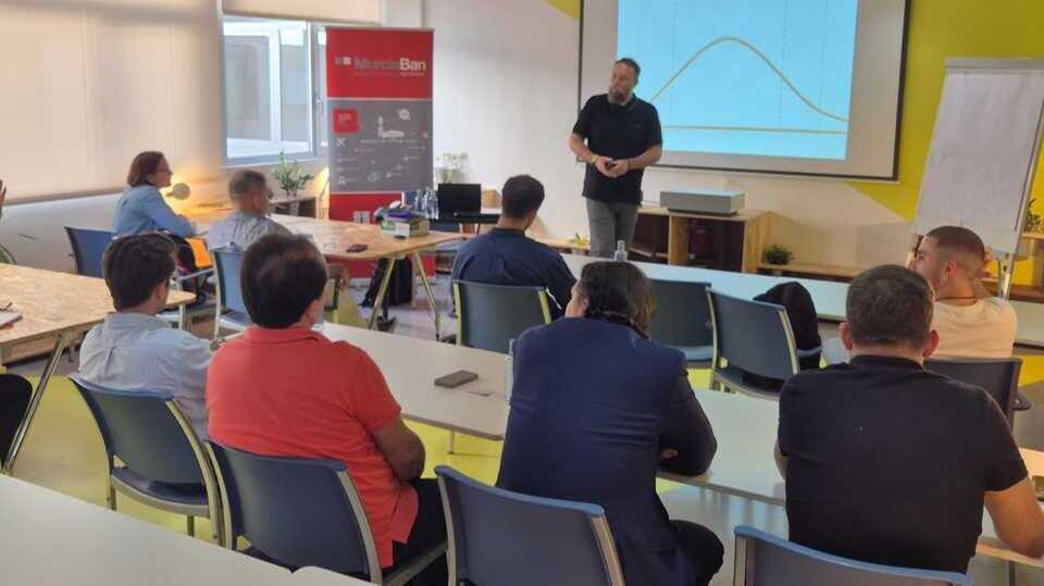 Imagen de archivo durante una jornada del Bootcamp de Murcia-Ban. (CEEIM)
