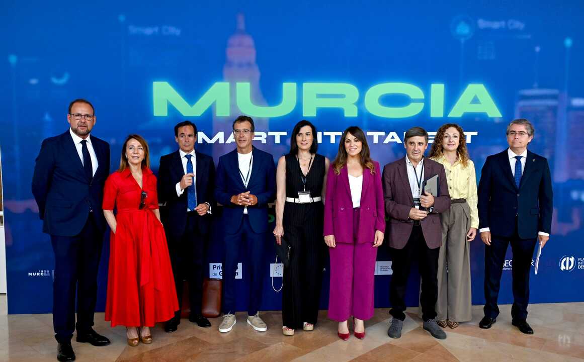 Autoridades y organizadores del Smart City Talent